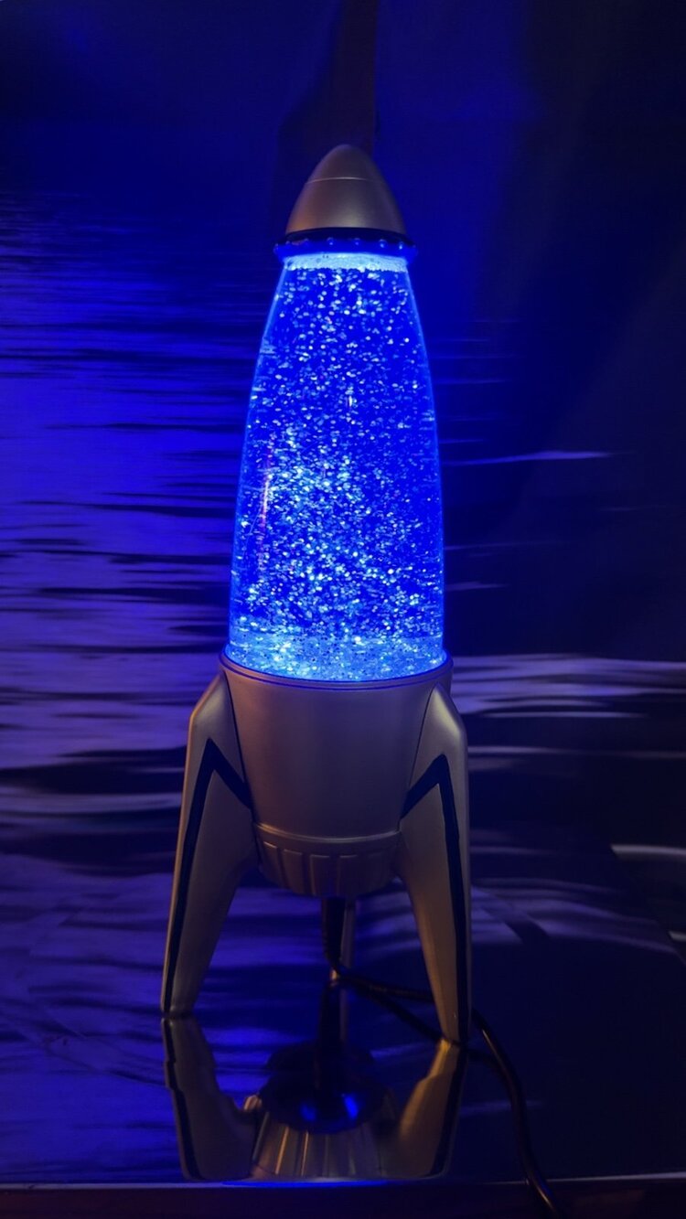 Cracker Barrel Exclusive Rocket Water Lamp With Glitter & Blue Light No Cord